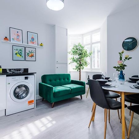Beechwood Lodge Serviced Apartment コヴェントリー エクステリア 写真